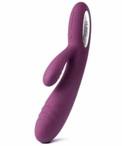Svakom - Adonis Rabbitvibrator Lilla. Ergonomisk, stillegående og elegant rabbitvibrator fra anerkjente Svakom. Samtidig stimulering av klitoris og g-punktet vil gi deg intense orgasmer. 